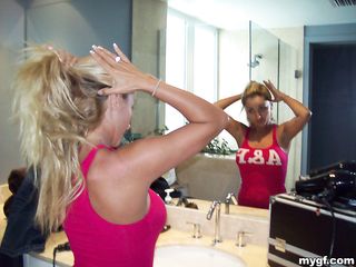 blond latina