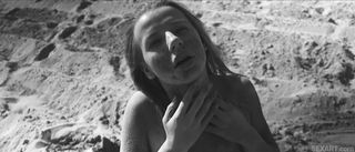 chica mona with lleno labios