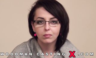 sexual amateur brunette glasses