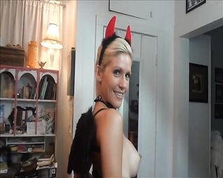 petite sexy blonde mom