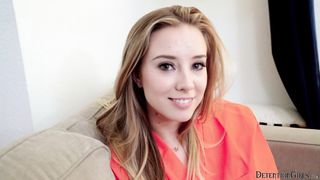 detained jovencita pilladas while