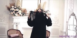 sexy girl dancing arabian