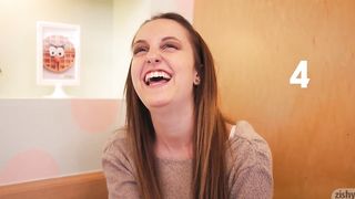 cheery long-haired jovencita laughs