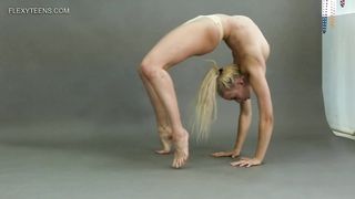 elástica gimnasta showing rubias