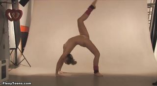 romántico guapas desnudo bailarina