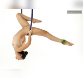 Fresh russian nude dancer showing flexible pussy