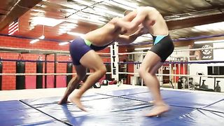 jóvenes wrestler wearing negras