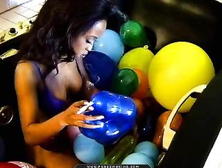 ebony balloon-filled tub plays