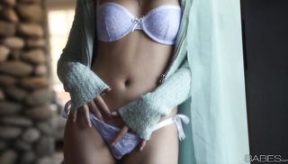 pretty playmate uses red