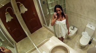 spanish brunette amateur gets