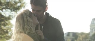 calientes pareja walks and